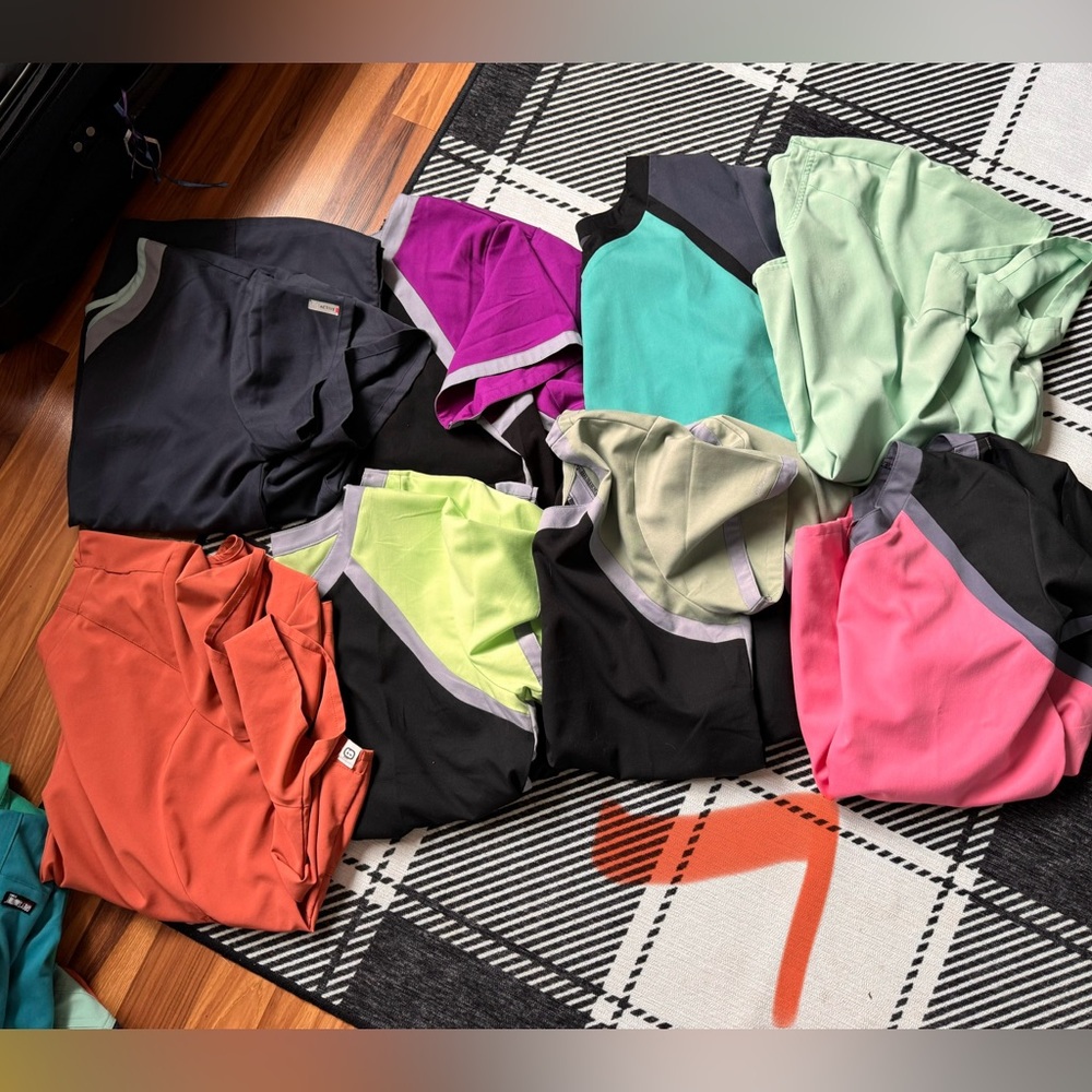 Scrub top lot